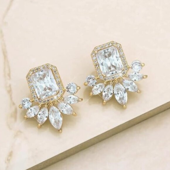 NWT - Ettika 18k Gold Plated Stud Earrings - Picture 1 of 11